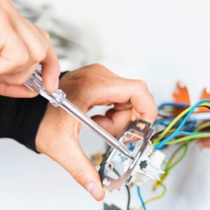 Usługi elektryczne Kraków – prawo energetyczne i środowiskowe w praktyce instalatora